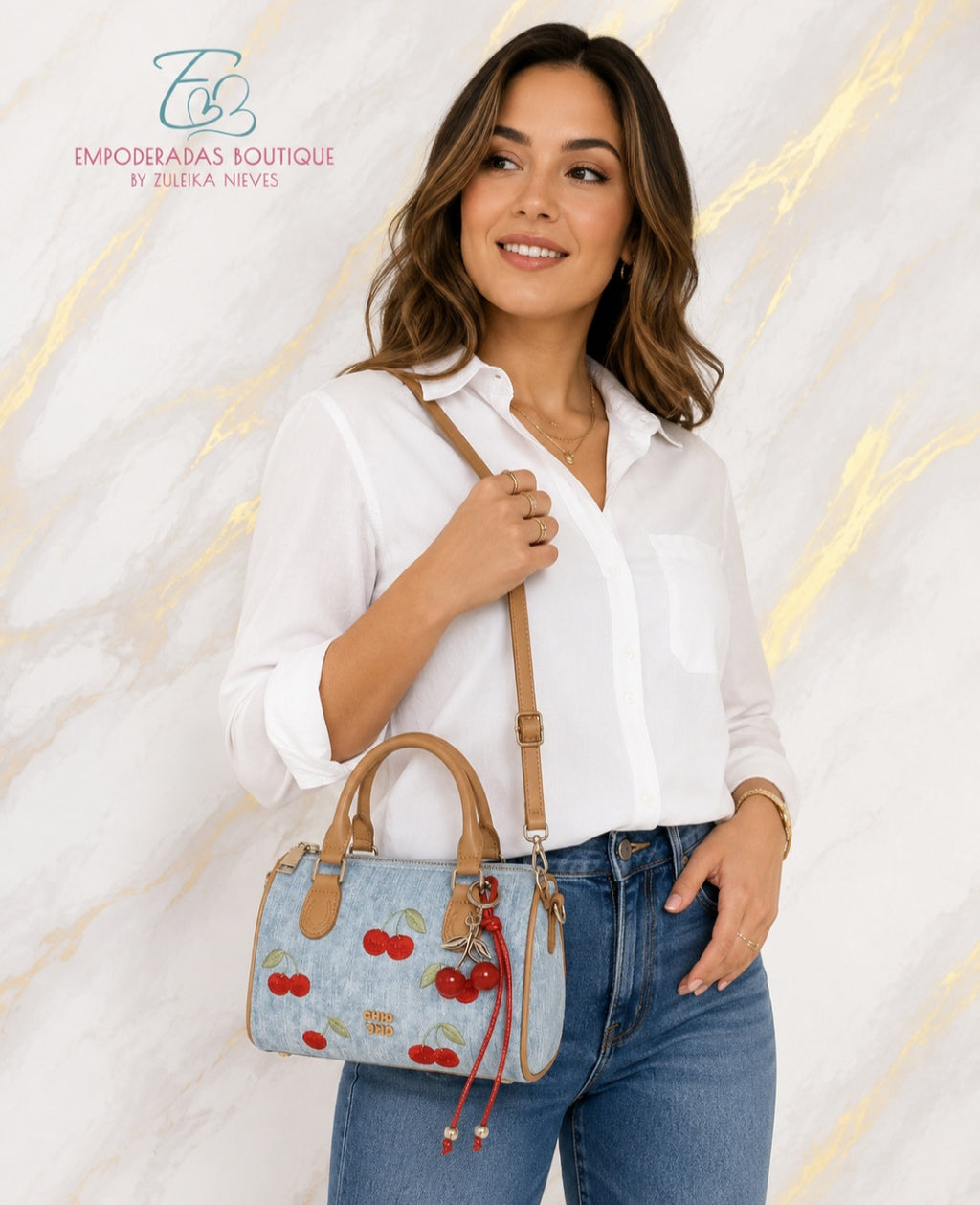 Cartera Cherry Denim Chic – Bolso de mezclilla con cerezas