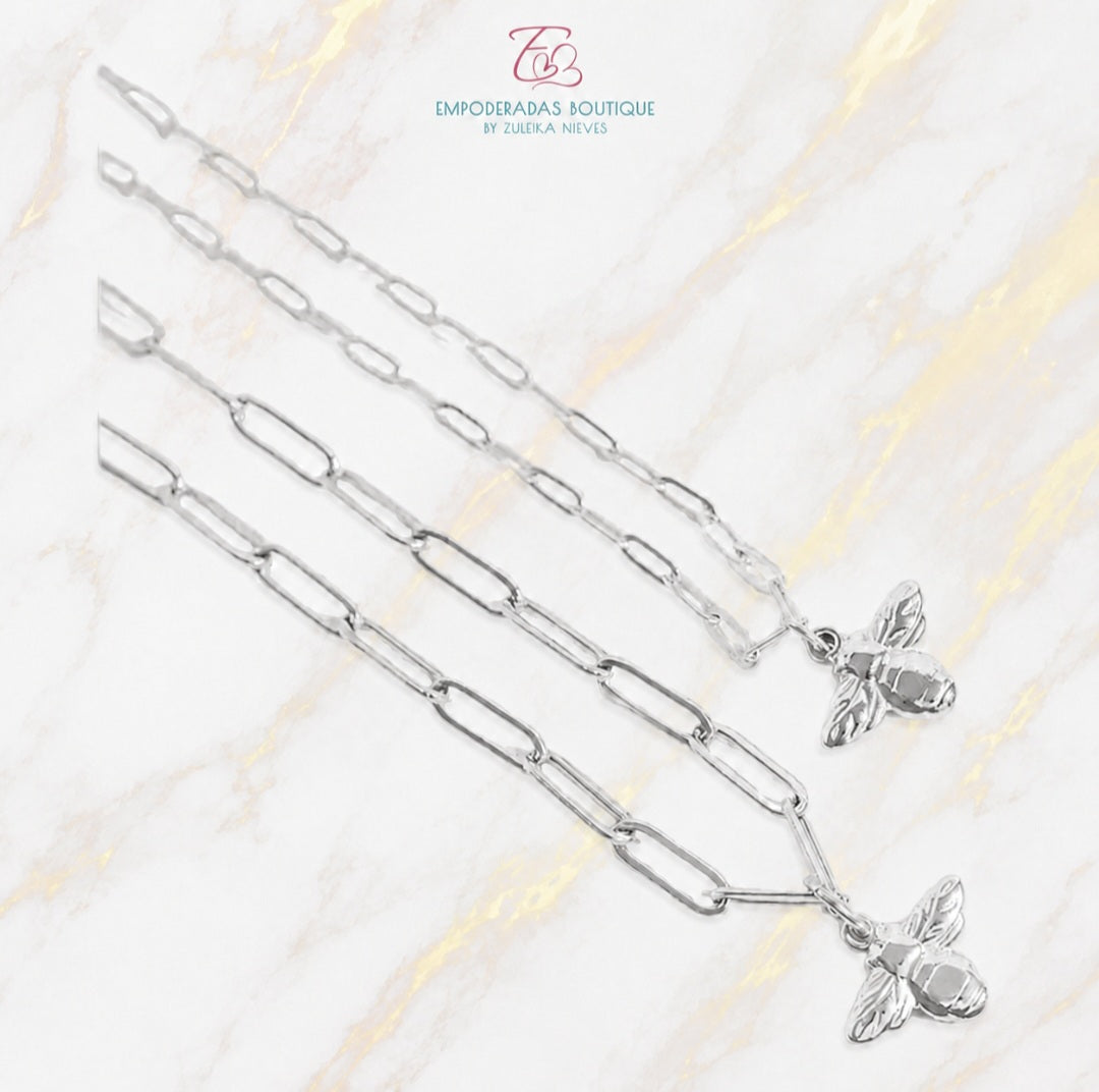 Mamá & Hija Bee Charm Necklace