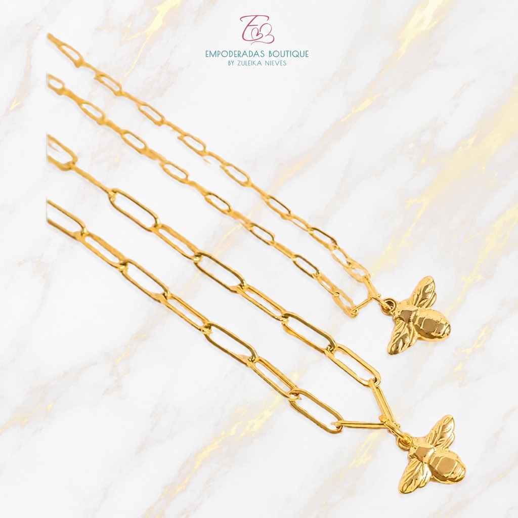 Mamá & Hija Bee Charm Necklace